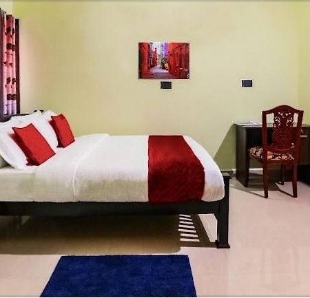 Urban Rose Homestay Канур Екстериор снимка