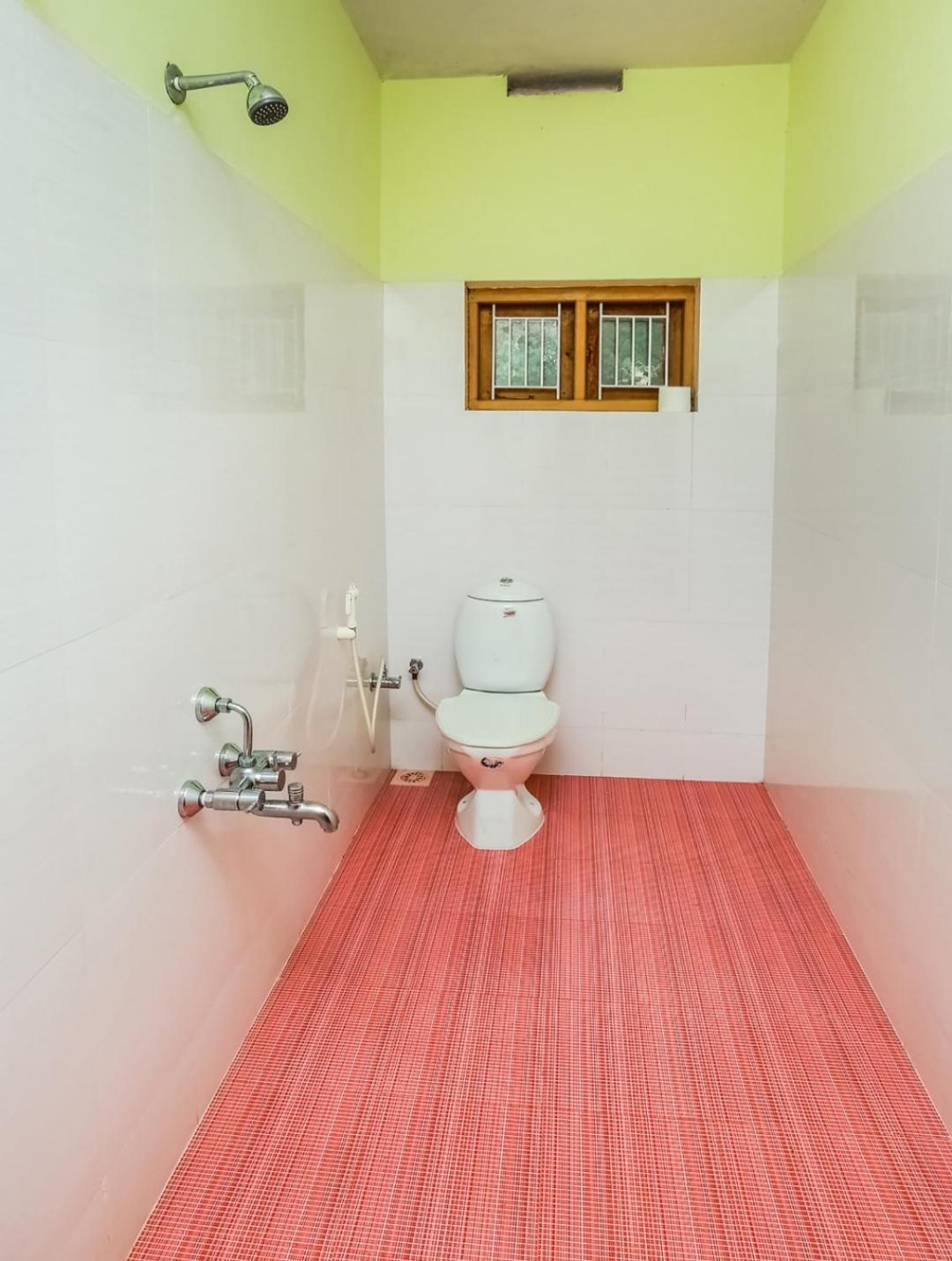 Urban Rose Homestay Канур Екстериор снимка